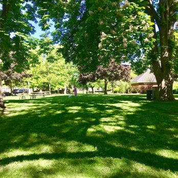 Simcoe Park - Parks Near Me - Niagara-on-the-Lake, Ontario Simcoe Park - Parks Near Me - Niagara-on-the-Lake, Ontario