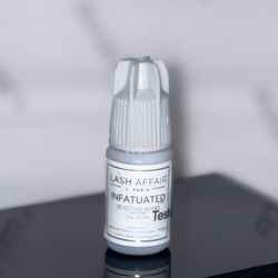 Heavenly Lashes - Lash Affair Infatuated sensitive adhesive. Low fumes with 40 - 55% humidity and 5 second dry time.