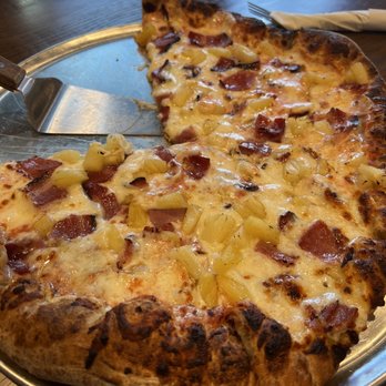Restoration Pizza - Santa Fe - Medium Hawaiian - Pizza Near Me - Santa Fe, New Mexico Restoration Pizza - Santa Fe - Medium Hawaiian - Pizza Near Me - Santa Fe, New Mexico