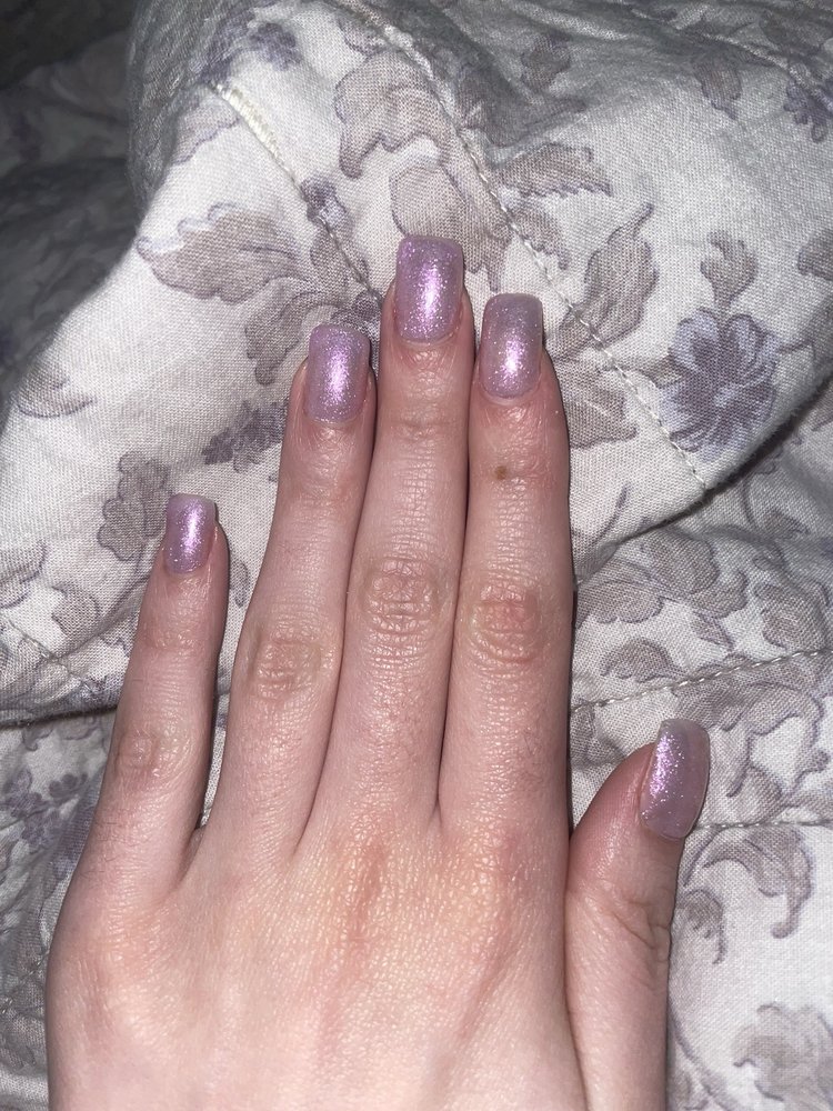 Broadway Nails & Tanning Logo