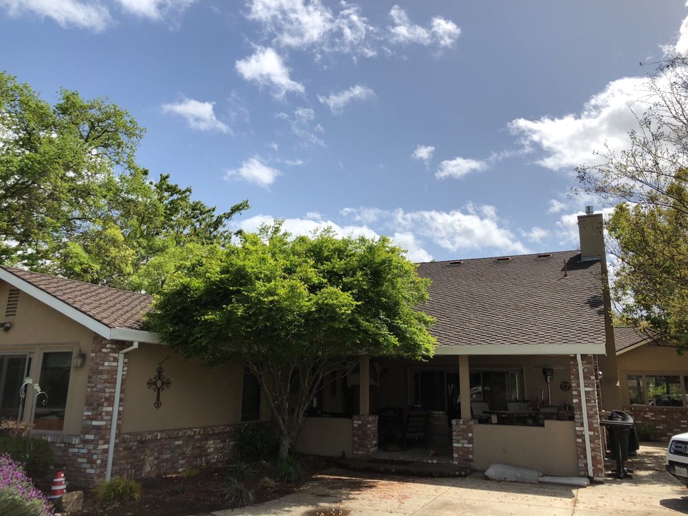 Slide of Freeman Roofing