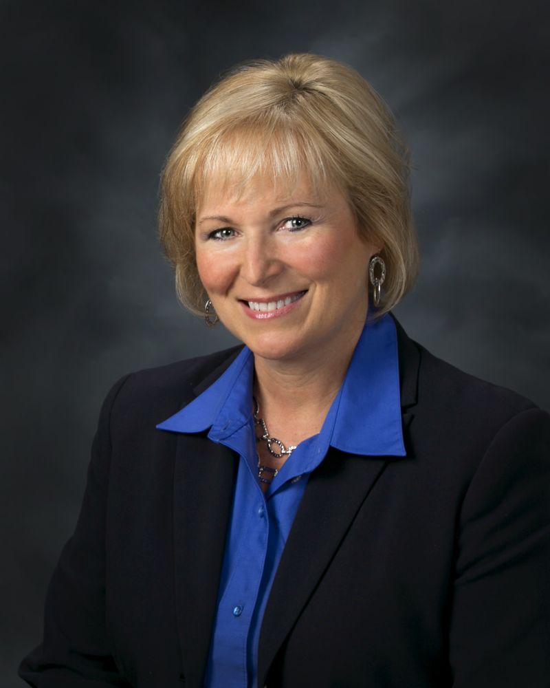 CORNERSTONE REAL ESTATE 29 Photos 208 S Main St, Farmer City