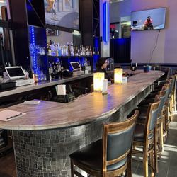 809 Bar And Restaurant - Bar