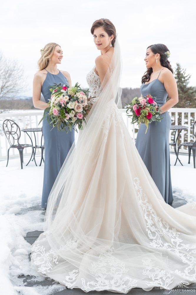 LILY SARATOGA Updated September 2024 42 Photos & 33 Reviews 6 Franklin Square, Saratoga