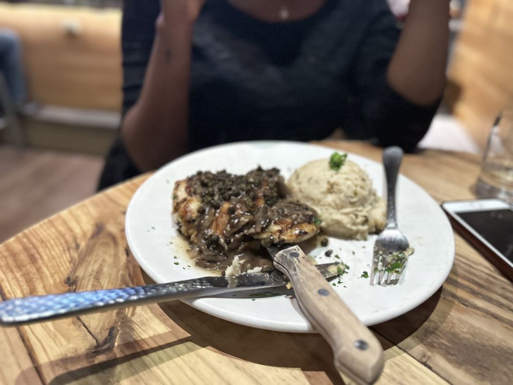 Samantha's Tap Room & Wood Grill