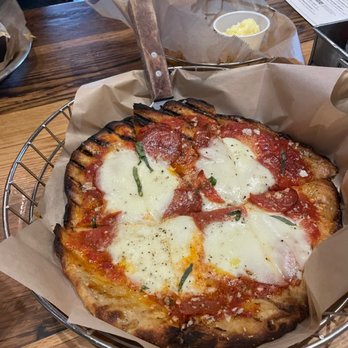 Big Lake Brewing - Margarita Pizza - Bars Near Me - Holland, Michigan