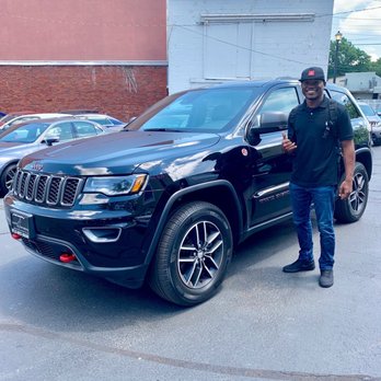 Hawk Automotive - 2017 Jeep Grand Cherokee Trailhawk Hawk Automotive - Used Car Dealers Near Me - Kansas City, Missouri Hawk Automotive - 2017 Jeep Grand Cherokee Trailhawk Hawk Automotive - Used Car Dealers Near Me - Kansas City, Missouri