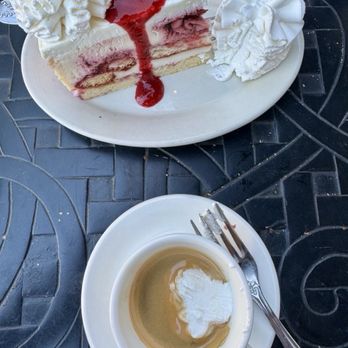 The Cheesecake Factory - da dessert & espresso - American Near Me - Oxnard, California