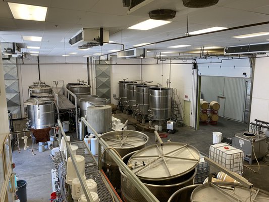 Pacific Wine Services by null