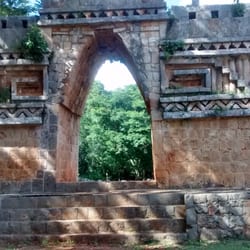 Zona Arqueológica de Labná - El arco.