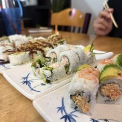 Sushi Yong - Mexican roll, California roll, Lisa Lisa, spicy tuna roll