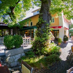 Conditorei Café Luckner - Garten in der Conditorei Luckner in Oberaudorf