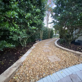 Mansfield Landscaping - Small pathway on side of house - Landscaping Near Me - Yalaha, Florida Mansfield Landscaping - Small pathway on side of house - Landscaping Near Me - Yalaha, Florida