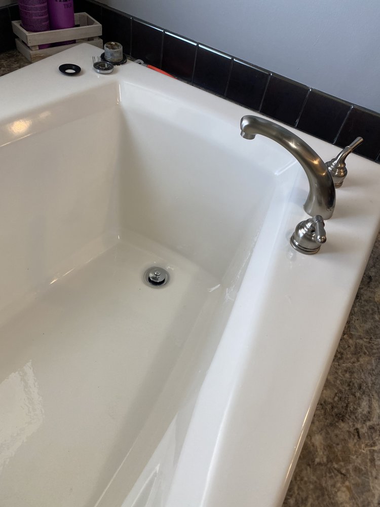 Slide of Mundo’s Service and Repair