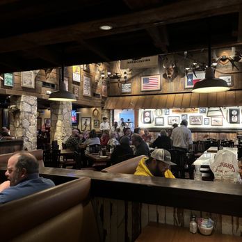 Saltgrass Steak House - Busy Friday night after 715 pm we were lucky to get in! - Steakhouses Near Me - Grapevine, Texas