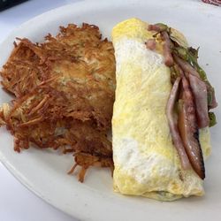 Vinny’s Cafe - Denver Omelet with hash browns