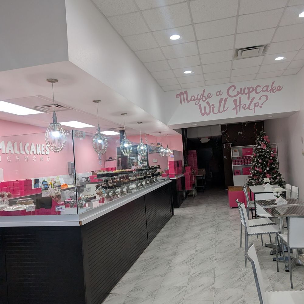 SmallCakes - Richmond - Seating area and counter - Cupcakes Near Me - Richmond, Texas SmallCakes - Richmond - Seating area and counter - Cupcakes Near Me - Richmond, Texas