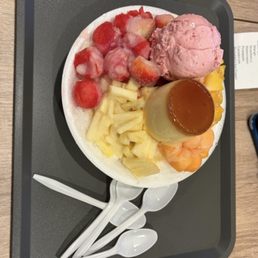 Mixed fruit shaved ice with flan