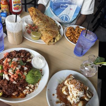 Honeybear Cafe - Cookie Butter & Banana French Toast The Steak Chilaquiles - Breakfast & Brunch Near Me - Chicago, Illinois Honeybear Cafe - Cookie Butter & Banana French Toast The Steak Chilaquiles - Breakfast & Brunch Near Me - Chicago, Illinois