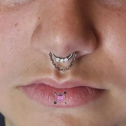 StabbyTabby Body Piercing - Septum with CZ ring/chain