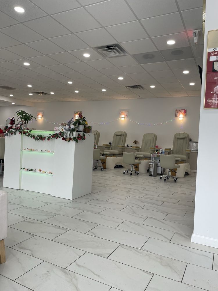 Hanna Nails & Spa Logo