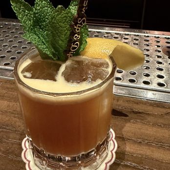 Gus' Sip & Dip - Midnight Stinger - Pubs Near Me - Chicago, Illinois Gus' Sip & Dip - Midnight Stinger - Pubs Near Me - Chicago, Illinois