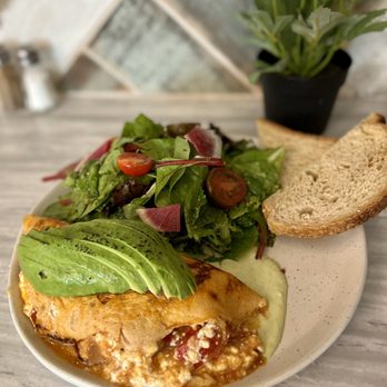Daily Grind - Spiced Omelette with Sourdough and Salad - Cafes Near Me - Toronto, Ontario Daily Grind - Spiced Omelette with Sourdough and Salad - Cafes Near Me - Toronto, Ontario