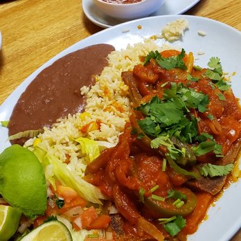 El Mirador Restaurant - Lengua en Salsa - Salvadoran Near Me - Manassas, Virginia