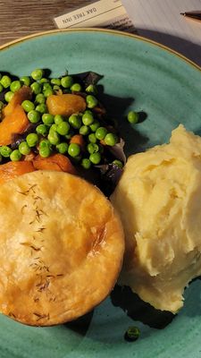 Oak Tree Inn by null