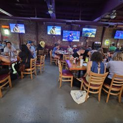 Henry's Lounge - Trivia tonight