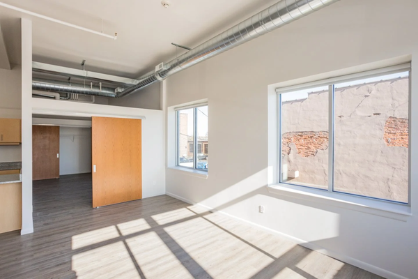 Baltimore Station by null