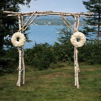 Queen Anne's Flower Shop - White wreaths - Florists Near Me - Bar Harbor, Maine