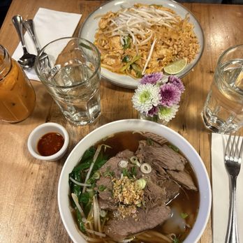 Chomp Chomp Thai kitchen - Thai Near Me - New York, New York Chomp Chomp Thai kitchen - Thai Near Me - New York, New York