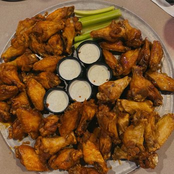 Pluckers Wing Bar - Selma - Chicken Wings Near Me - Selma, Texas