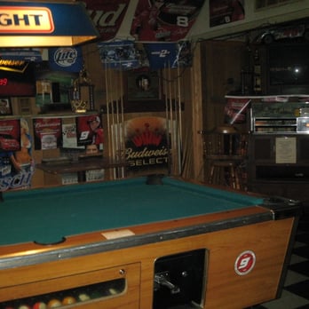 Betty's Grill - a pool table in a restaurant - Dive Bars Near Me - Nashville, Tennessee Betty's Grill - a pool table in a restaurant - Dive Bars Near Me - Nashville, Tennessee