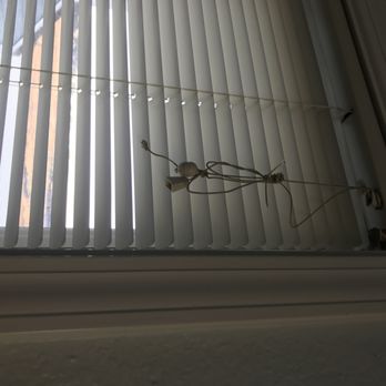 Hotel Breakers - Tangled cord on cheap blinds - Hotels Near Me - Gualala, California Hotel Breakers - Tangled cord on cheap blinds - Hotels Near Me - Gualala, California