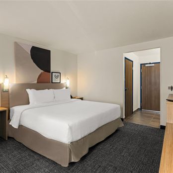 Spark by Hilton Fort Wayne - Guest room - Hotels Near Me - Fort Wayne, Indiana Spark by Hilton Fort Wayne - Guest room - Hotels Near Me - Fort Wayne, Indiana