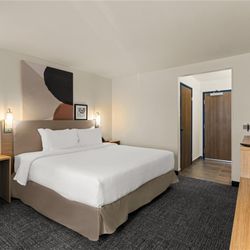 Spark by Hilton Fort Wayne - Guest room