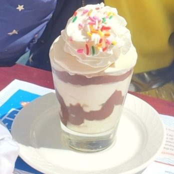 Schooners Monterey - Kids ice cream Sunday - Seafood Near Me - Monterey, California Schooners Monterey - Kids ice cream Sunday - Seafood Near Me - Monterey, California