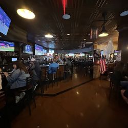 Shoeless Joe's Ale House & Grille - Bar
