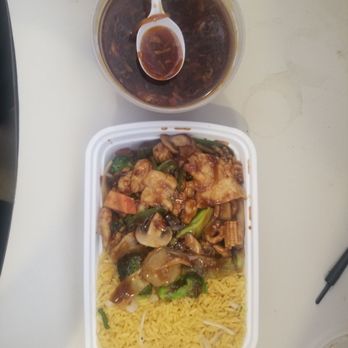 New Star - Hunan chicken and hot and sour soup - Chinese Near Me - Atlanta, Georgia
