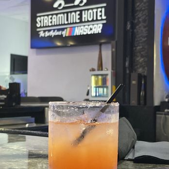 Streamline Hotel - Mai Tai - American Near Me - Daytona Beach, Florida