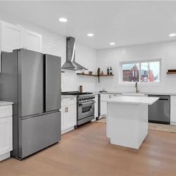Little Bear Construction - Custom kitchen install