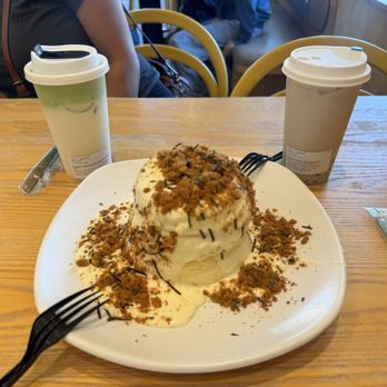 Motto Tea Cafe - Desserts Near Me - Pasadena, California