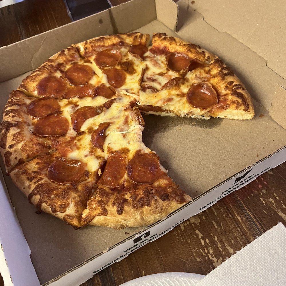 Fullerton Pizza - Pepperoni pizza - Pizza Near Me - Fullerton, California Fullerton Pizza - Pepperoni pizza - Pizza Near Me - Fullerton, California