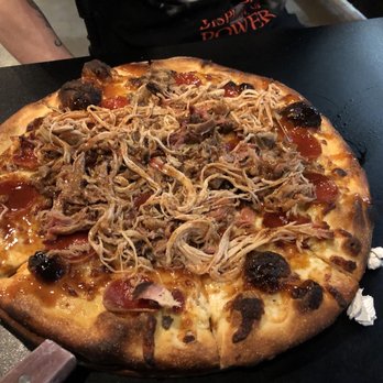 Block Brewing - Smokehouse Meats Pizza - Barbeque Near Me - Howell, Michigan