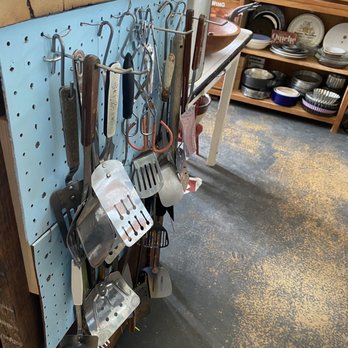 Seasoned Experienced Cookware - Inside - Kitchen & Bath Near Me - New Orleans, Louisiana