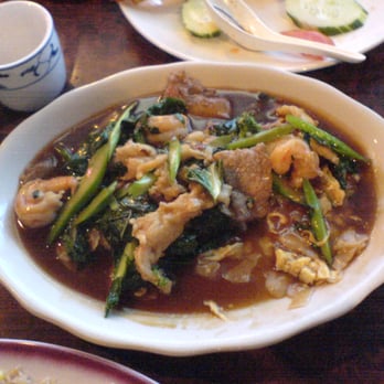 4 Seasons Restaurant - Combination Mi Cah Thang - Wide Flat Noodle stir fried - Vietnamese Near Me - Providence, Rhode Island 4 Seasons Restaurant - Combination Mi Cah Thang - Wide Flat Noodle stir fried - Vietnamese Near Me - Providence, Rhode Island