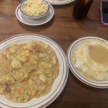 HOMETOWN KITCHEN FAMILY RESTAURANT - Updated August 2025 - 54 Photos ...