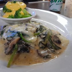 Johnnys Bar and Grille - Chicken Florentine $19